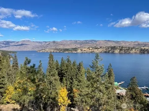 1 B S Lakeshore Rd, Chelan, WA 98816