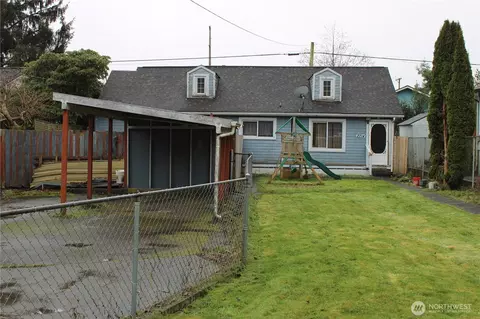 2714 Aberdeen Ave, Hoquiam, WA 98550