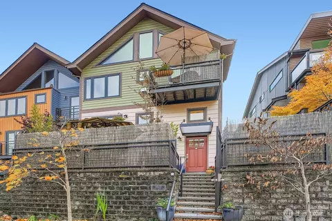 1502 44th Ave SW, Seattle, WA 98116