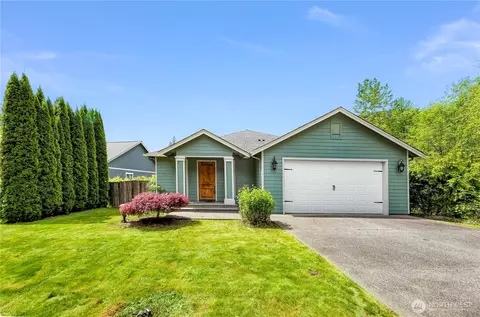 7911 Oregon Trl, Maple Falls, WA 98266