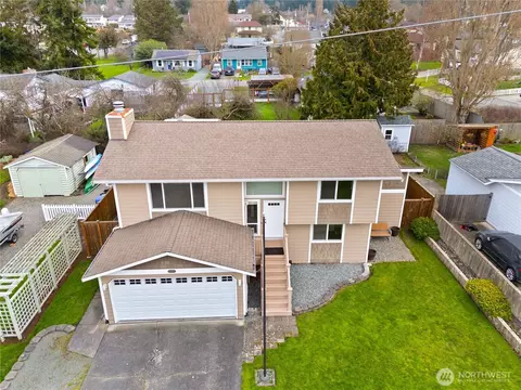 809 NE Perkins St, Coupeville, WA 98239