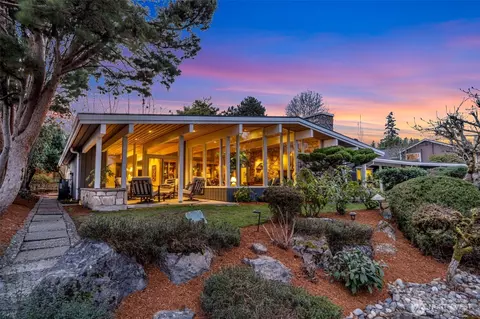 6437 Hampton Rd S, Seattle, WA 98118