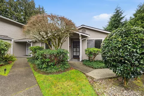31730 49th Ln SW #4-D, Federal Way, WA 98023