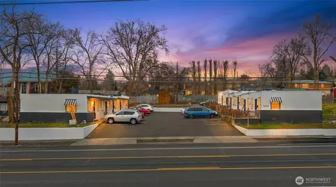 1029 S Division St, Moses Lake, WA 98837