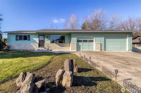 365 SE Highland Park Dr, College Place, WA 99324