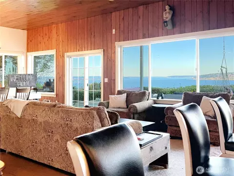 27 M Cascade Dr, Everett, WA 98206