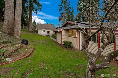 Exterior - 8423 32nd Ave SE, Everett, WA 98208 photo 2 of 5