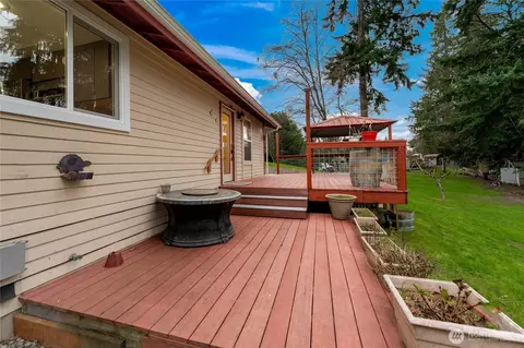 Exterior - 8423 32nd Ave SE, Everett, WA 98208 photo 5 of 5