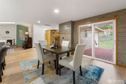 Dining - 8423 32nd Ave SE, Everett, WA 98208 photo 2 of 2