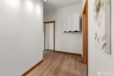 Entry Way - 8423 32nd Ave SE, Everett, WA 98208 photo 1 of 2
