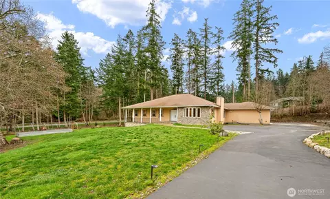 909 Double View Dr, Camano Island, WA 98282