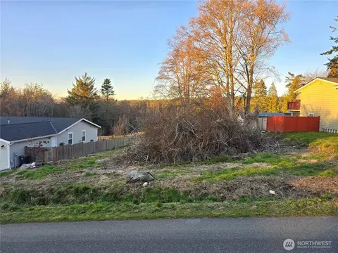 16 Deception Cir, Oak Harbor, WA 98277