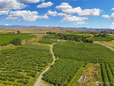 223 Old Riverside Hwy, Omak, WA 98841