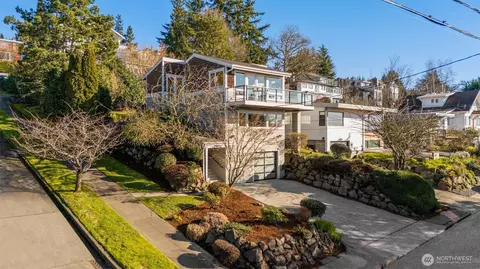 2572 13th Ave W, Seattle, WA 98119