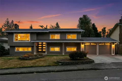 12563 SE 71st St, Newcastle, WA 98056