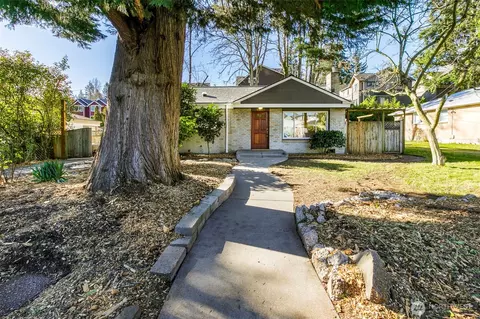 12343 11th Ave NE, Seattle, WA 98125