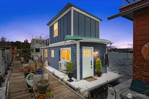 1080 W Ewing St #E5, Seattle, WA 98119