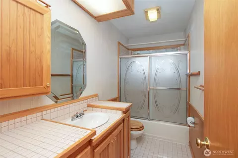 Bath - 202 W Emerald Forest Ln, Sequim, WA 98382 photo 3 of 3