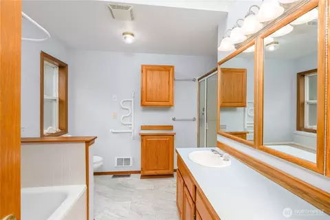 Bath - 2654 Atterberry Rd, Sequim, WA 98382 photo 1 of 5