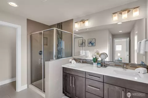 Bath - 1216 199th St SE, Bothell, WA 98012 photo 4 of 5