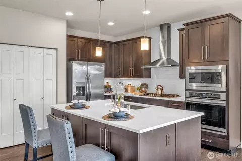 Kitchen - 1216 199th St SE, Bothell, WA 98012 photo 2 of 4