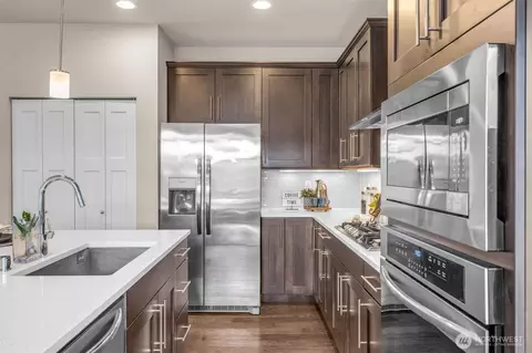 Kitchen - 1216 199th St SE, Bothell, WA 98012 photo 4 of 4