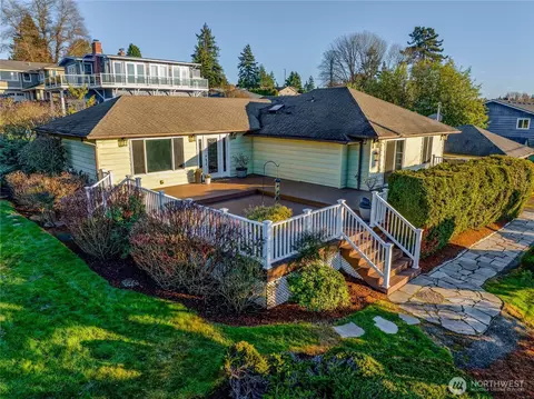 805 S 223rd St, Des Moines, WA 98198