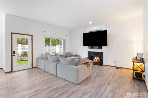 Living - 15428 SE 252nd Pl, Covington, WA 98042 photo 1 of 2