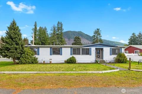 840 Madison Ave, Darrington, WA 98241
