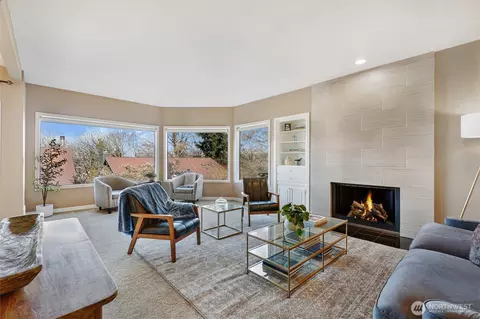 2618 4th Ave N #504, Seattle, WA 98109