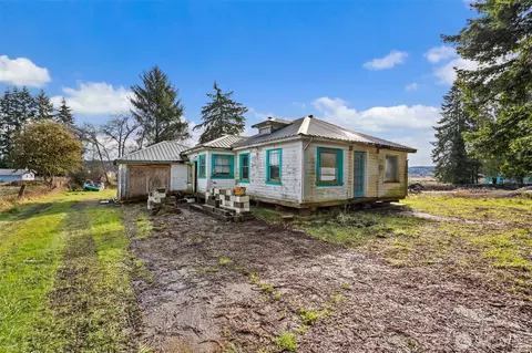 1587 Krause Rd, Raymond, WA 98577