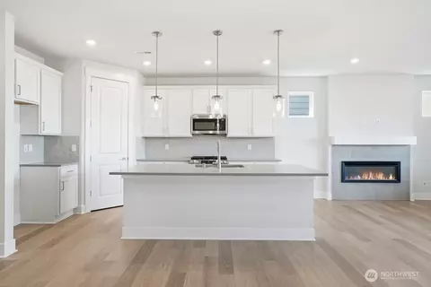 Kitchen - 755 Weaver Dr E, Enumclaw, WA 98022 photo 1 of 5
