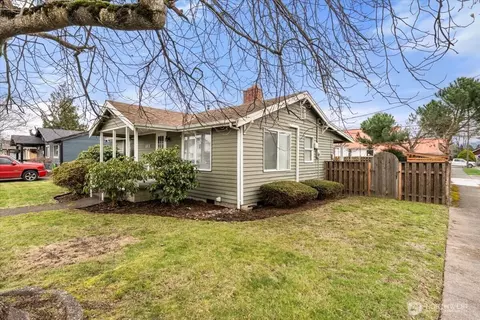 Exterior - 1101 Wells St, Enumclaw, WA 98022 photo 8 of 9