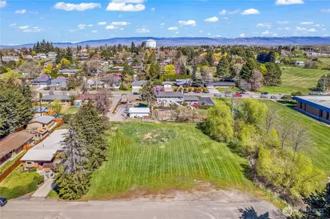 2 E 2nd Ave, Ellensburg, WA 98926