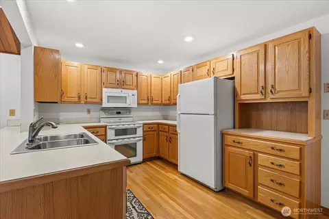 Kitchen - 12121 NE 161st St, Bothell, WA 98011 photo 1 of 1