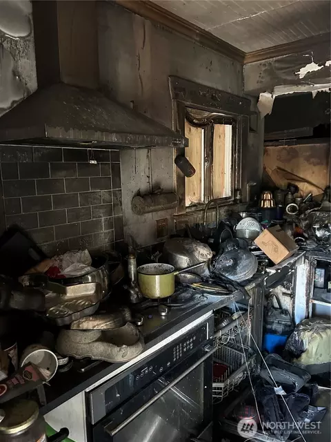Kitchen - 4013 High St, Everett, WA 98201 photo 1 of 1