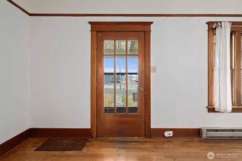 Entry Way - 26 SE Spring St, Chehalis, WA 98532 photo 1 of 1