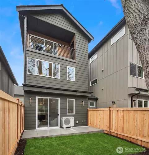 8823 Ashworth Ave N #B, Seattle, WA 98103