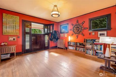 Entry Way - 1602 Rucker Ave, Everett, WA 98201 photo 1 of 5