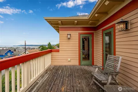 Exterior - 1602 Rucker Ave, Everett, WA 98201 photo 6 of 9