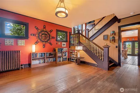 Entry Way - 1602 Rucker Ave, Everett, WA 98201 photo 2 of 5