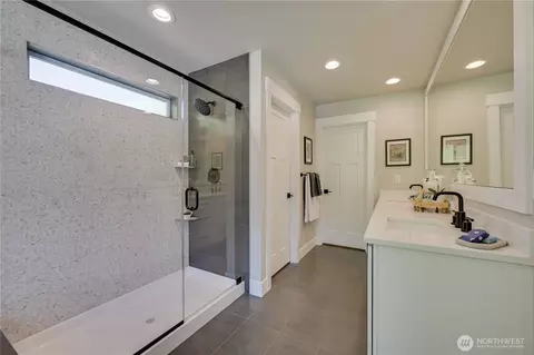 Bath - 19221 Meridian Dr SE #CW 16, Bothell, WA 98012 photo 4 of 8