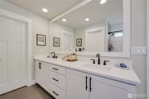 Bath - 19221 Meridian Dr SE #CW 16, Bothell, WA 98012 photo 5 of 8