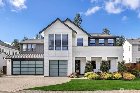 8722 NE Winslow Grove Ct, Bainbridge Island, WA 98110