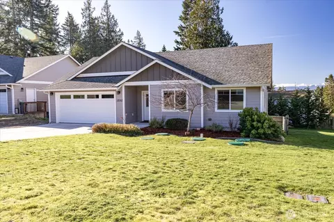 1250 Rickover Dr, Coupeville, WA 98239