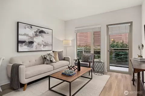 1760 NW 56th St #309, Seattle, WA 98107