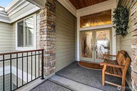 7305 Soundview Dr #702, Gig Harbor, WA 98335