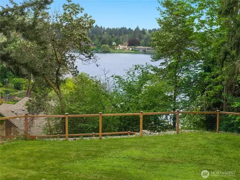 3535 Francis Dr SE, Olympia, WA 98503