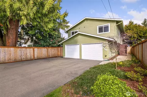 736 N 104th St, Seattle, WA 98133