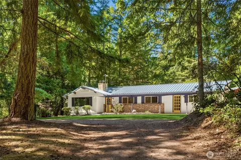 5836 Battle Point Dr NE, Bainbridge Island, WA 98110